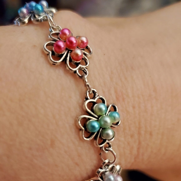 Handmade link bracelet with tiny pearl beads. - Picture 3 of 4